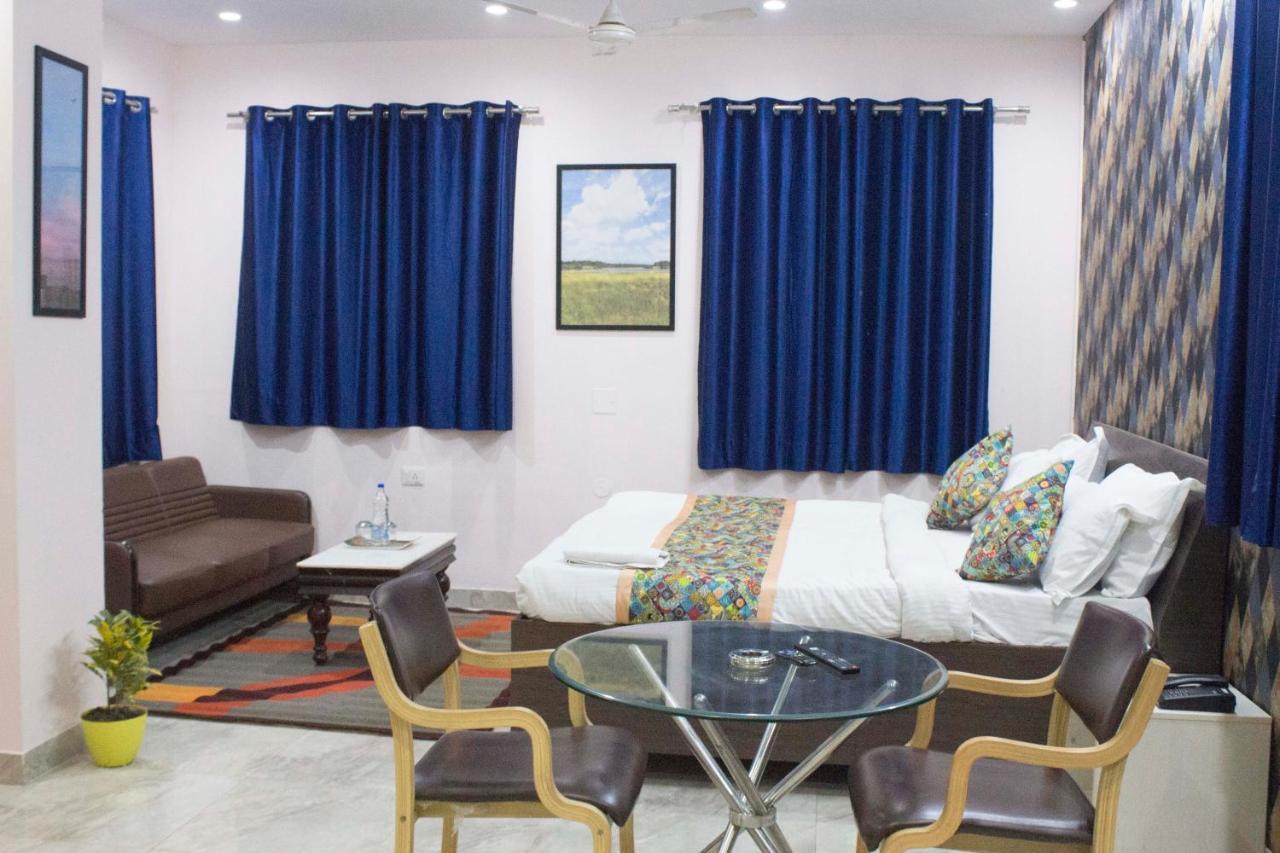 Jsb Hotel Faridabad Eksteriør bilde