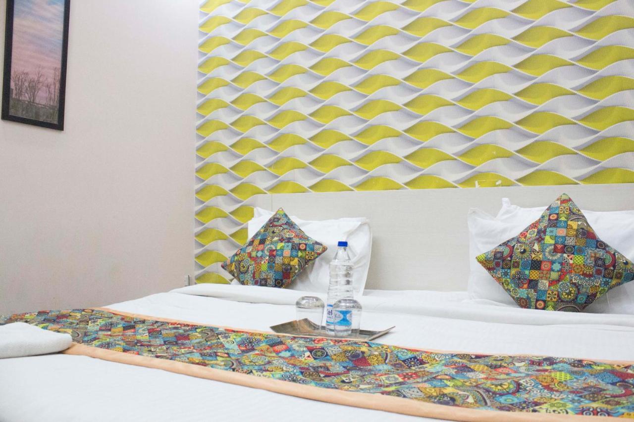 Jsb Hotel Faridabad Eksteriør bilde