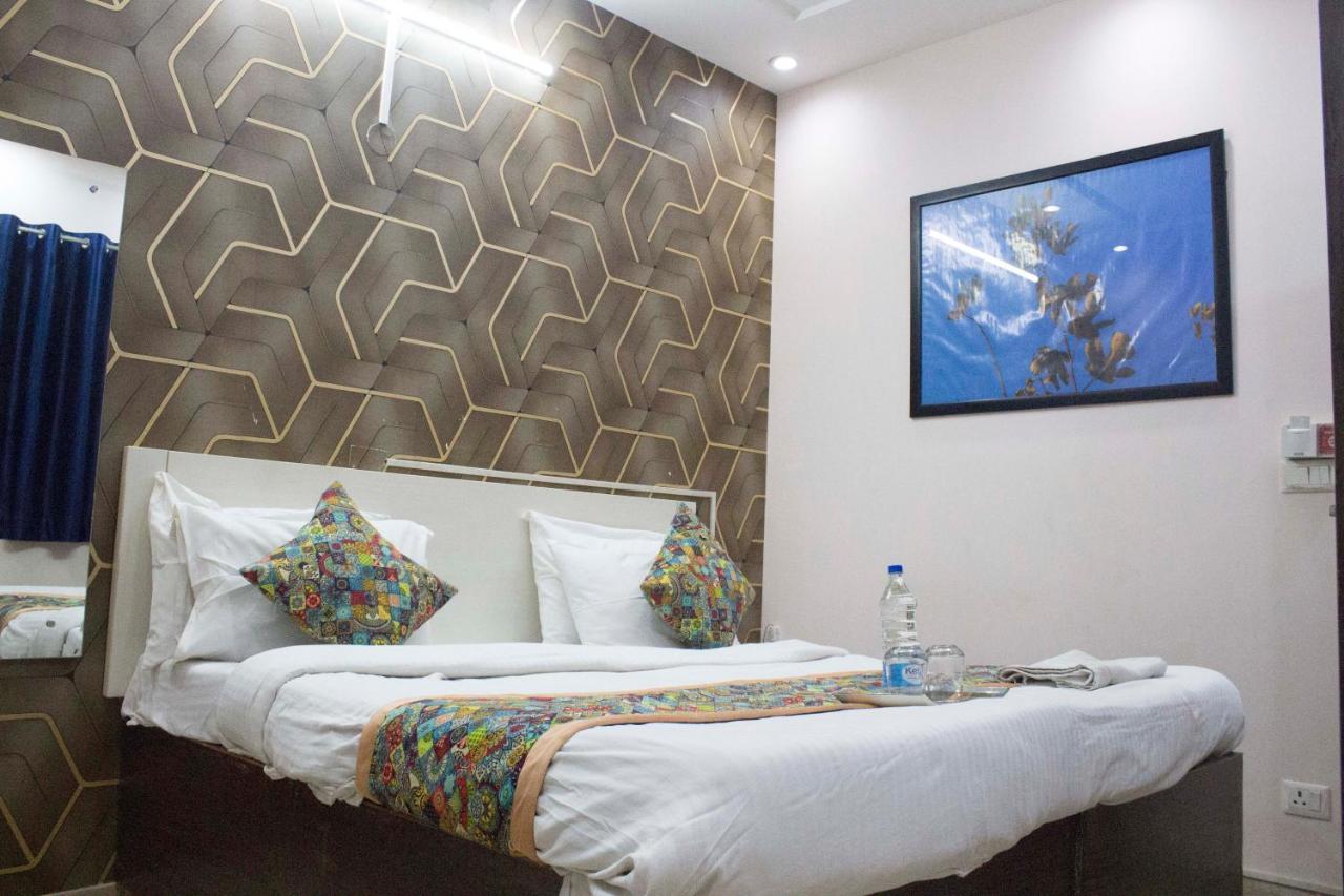 Jsb Hotel Faridabad Eksteriør bilde