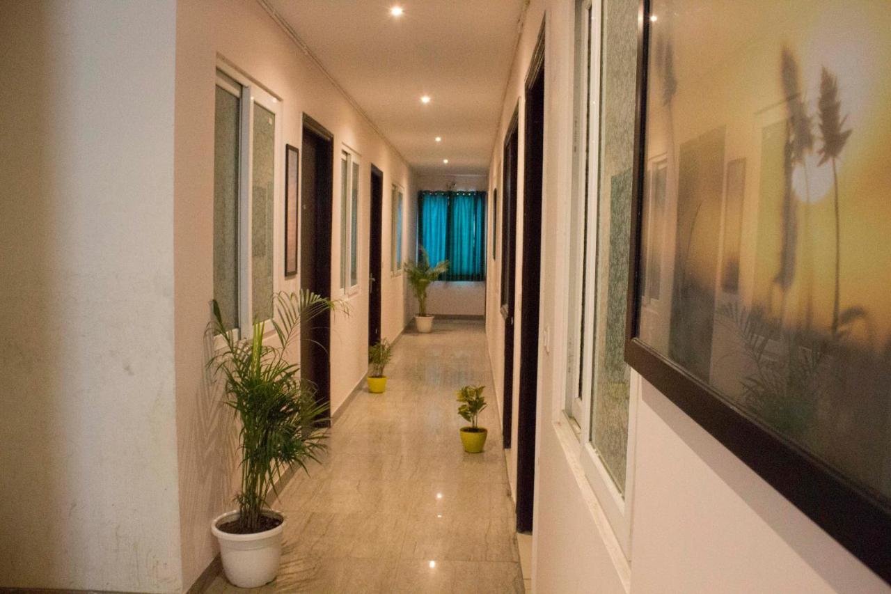 Jsb Hotel Faridabad Eksteriør bilde