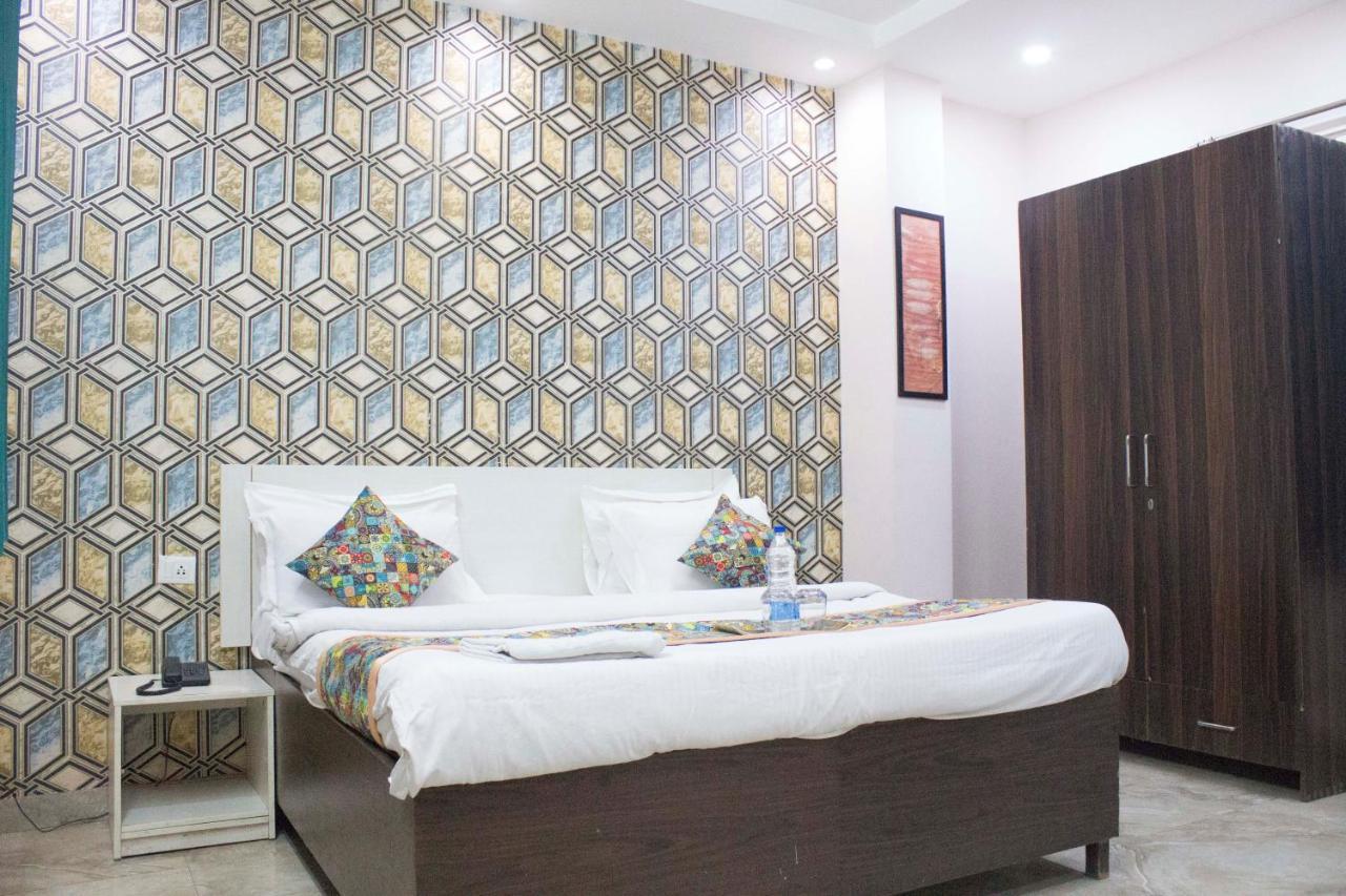 Jsb Hotel Faridabad Eksteriør bilde