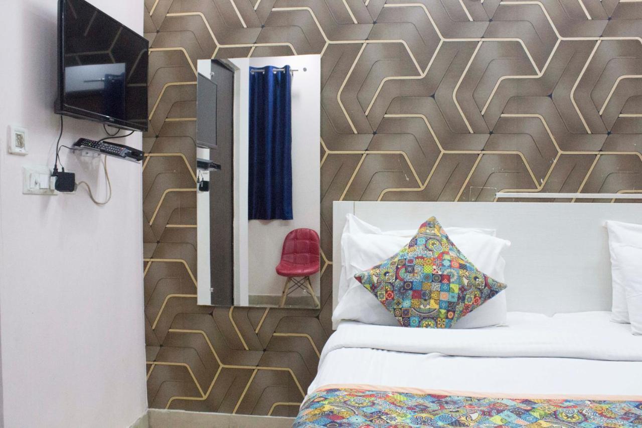 Jsb Hotel Faridabad Eksteriør bilde