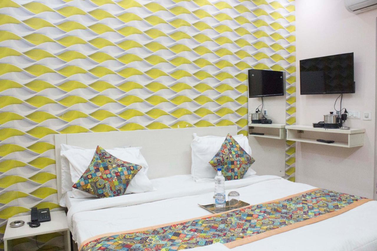 Jsb Hotel Faridabad Eksteriør bilde