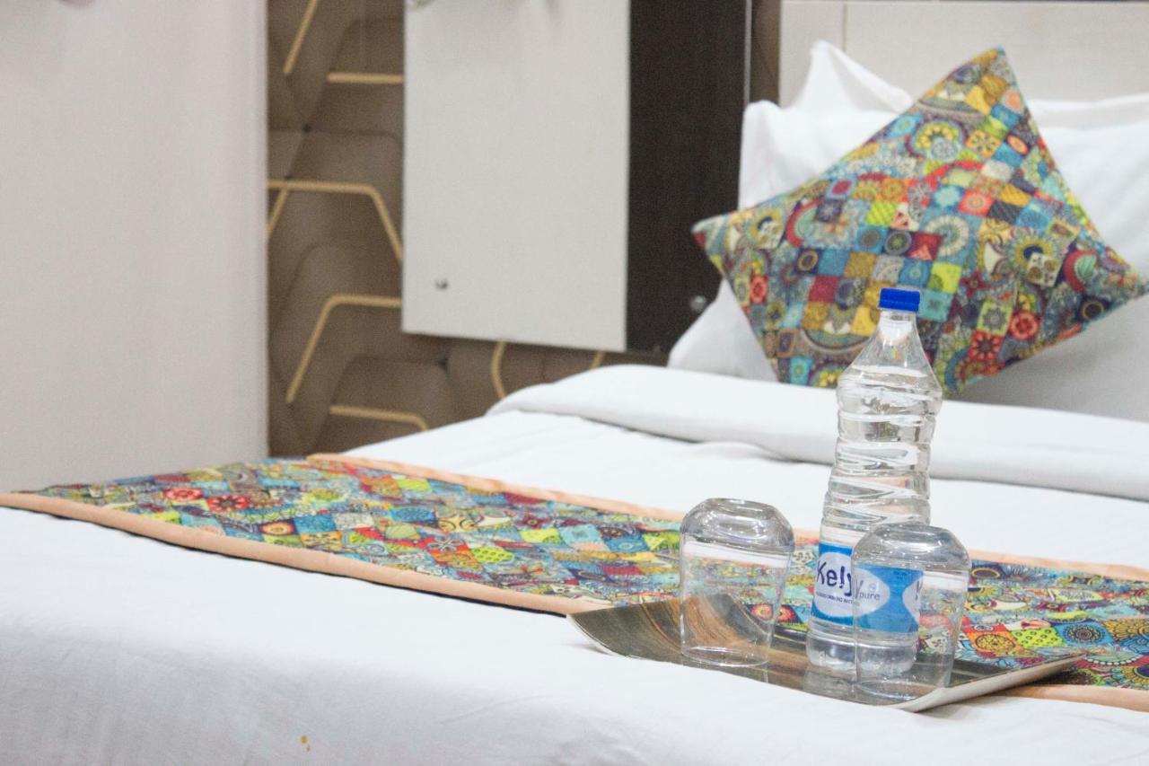 Jsb Hotel Faridabad Eksteriør bilde